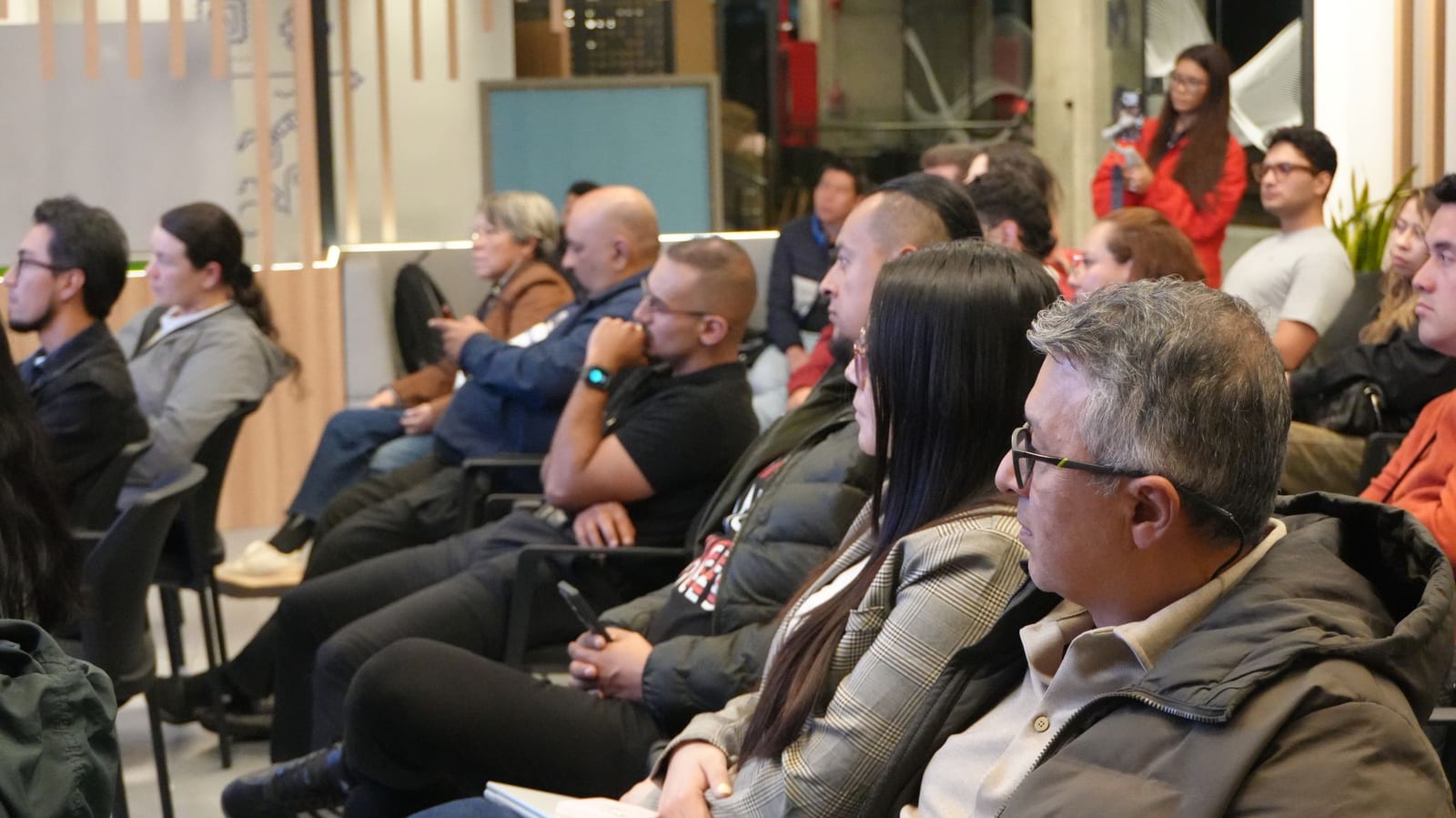 Público atento durante NotJustSEO #3 en el Centro de Innovación de Bogotá